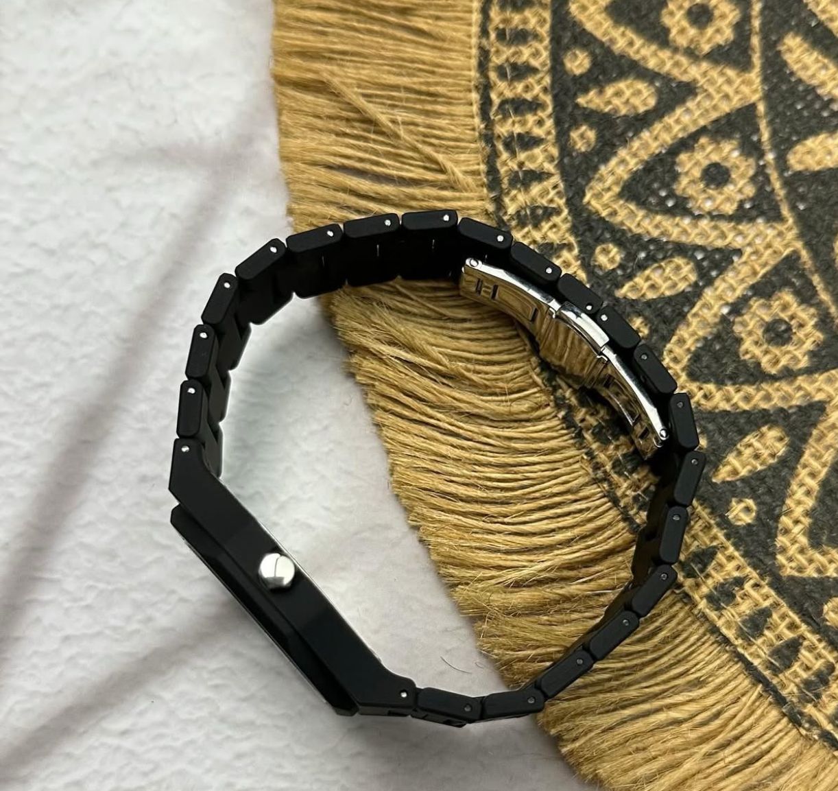 Arabic Aura Men & Women Stylish Slim Watch